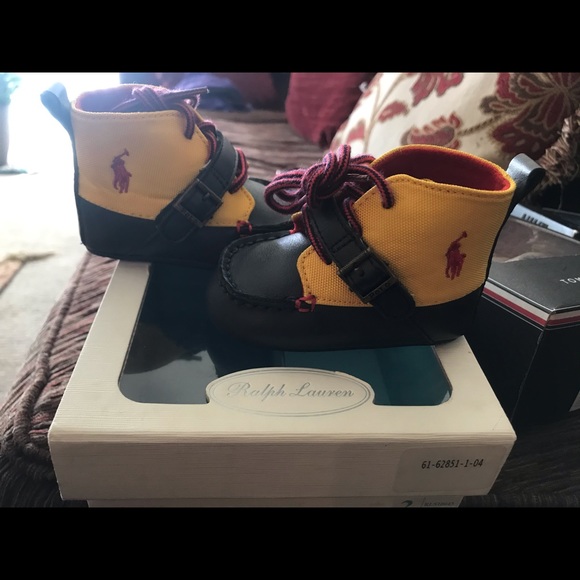 Infant Shoes - Picture 1 of 2